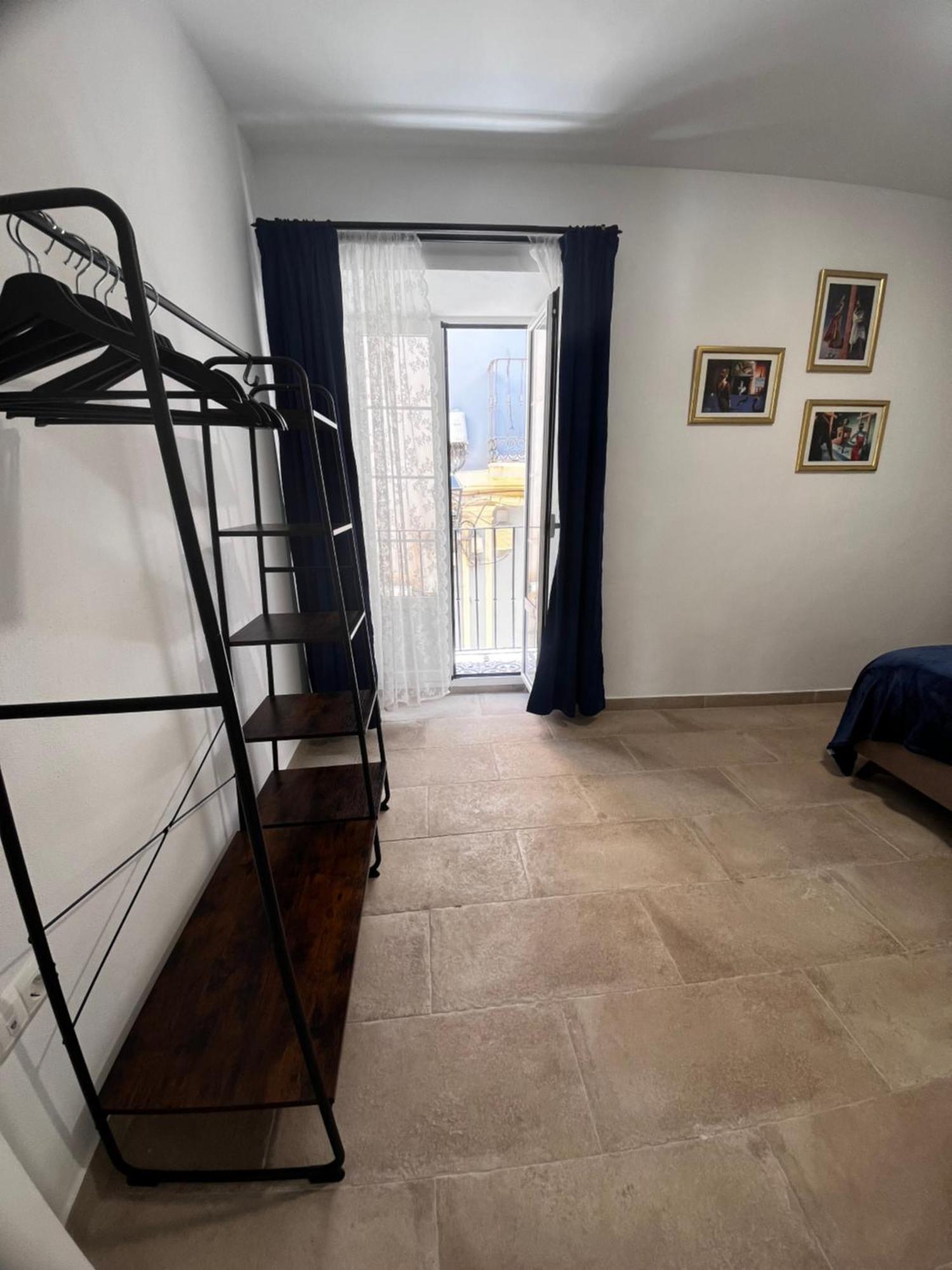 Shanti's Andalusian Apartment Málaga